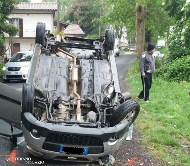 Incidente Palestrina, Donna Al Volante Ha Un Malore E L'auto Si Ribalta