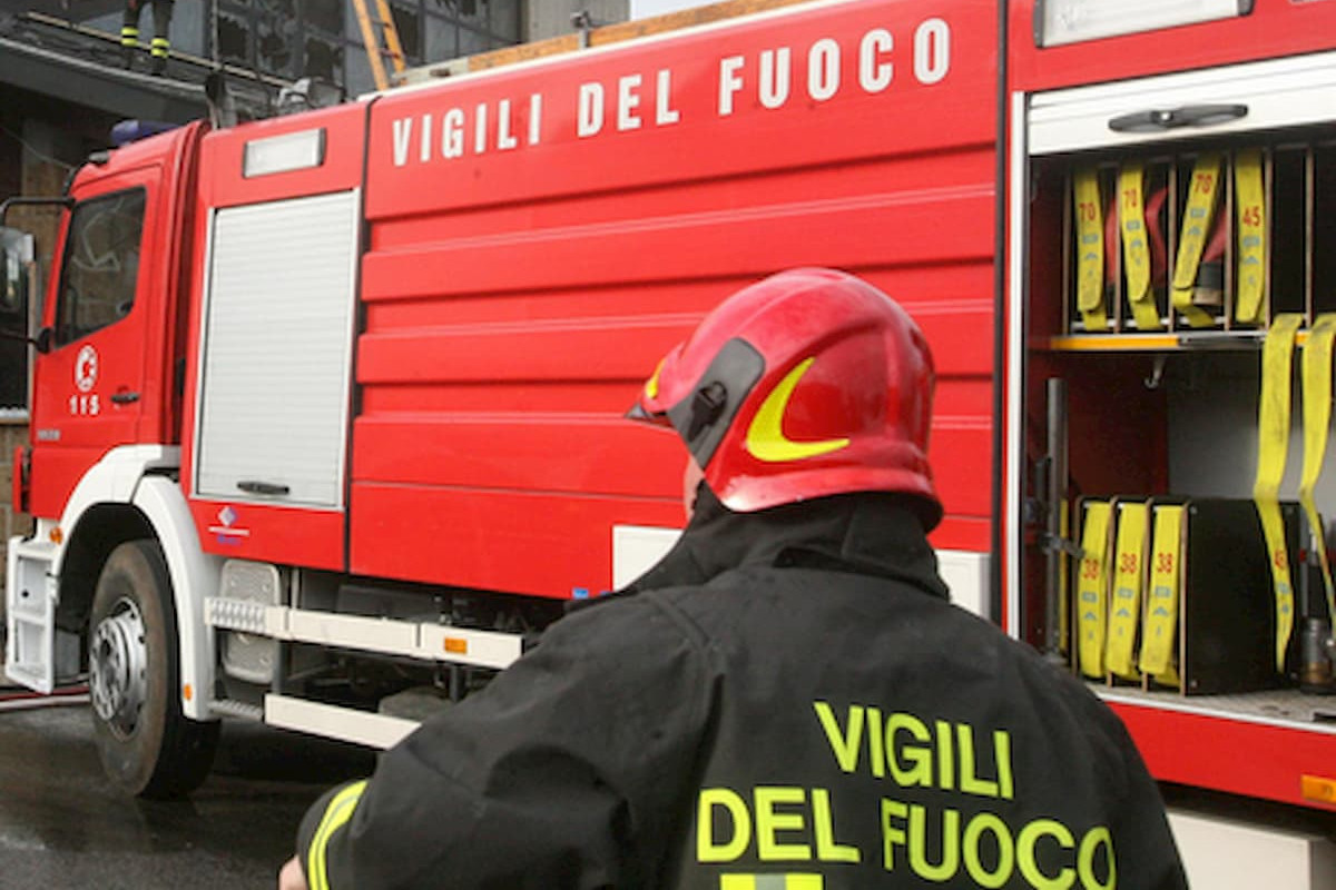 Roma Appio Latino, grave incendio: c'è una vittima