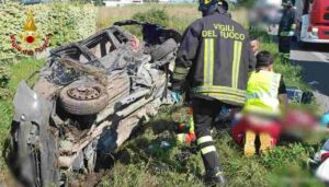 Vigili del Fuoco di Latina intervenuti in un incidente stradale