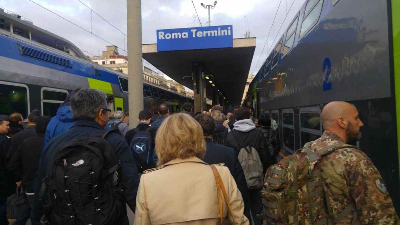 Trasporti Lazio treni regionali pi sicuri con i militari a bordo