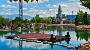 MagicLand, palco sul lago e cosmo academy