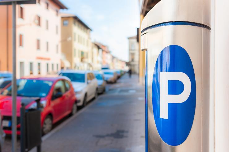 Se parcheggi qui prendi una multa folle