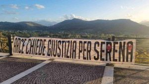 Arce, striscione per chiedere Giustizia per Serena Mollicone