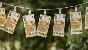 bonus per chi guadagna meno di 2000 euro