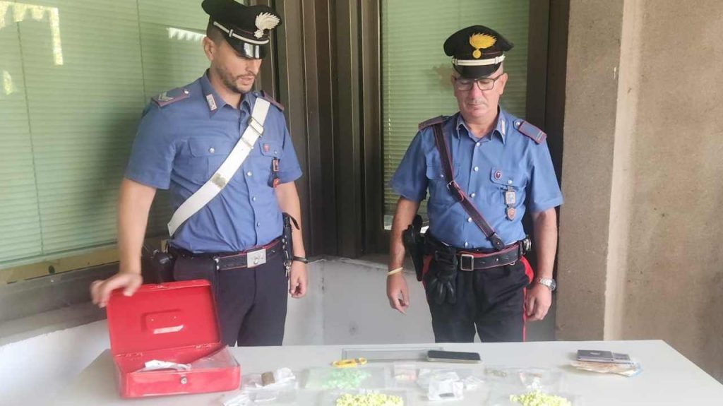 Carabinieri sequestro droga sintetica