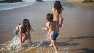 Attenti a questo gioco che i bambini fanno in spiaggia