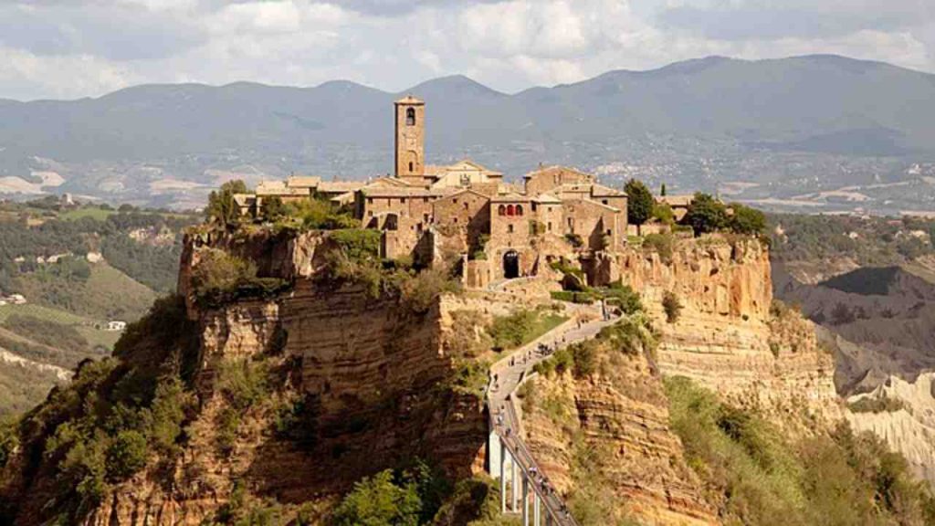 Civita_(Bagnoregio)_-_Panorama