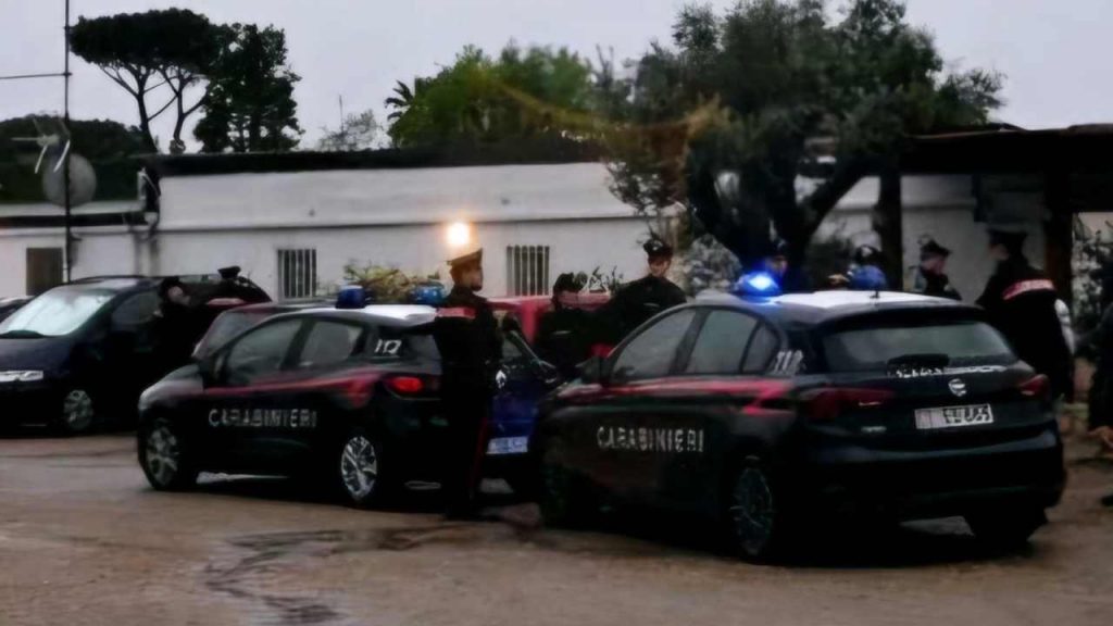 Roma. Carabinieri impegnati nei controlli straordinari all'Infernetto