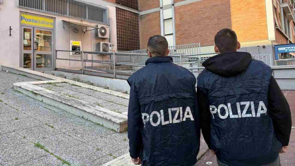 Intervento della Polizia Postale presso un ufficio Postale di Roma