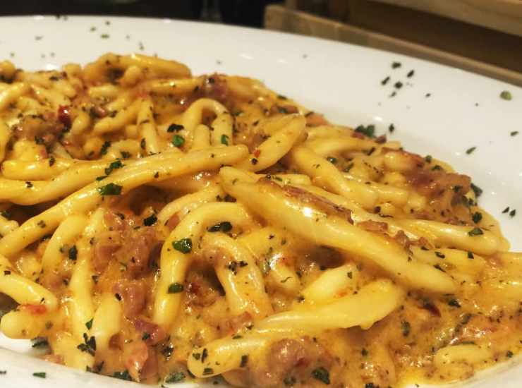 vera ricetta strozzapreti alla romana