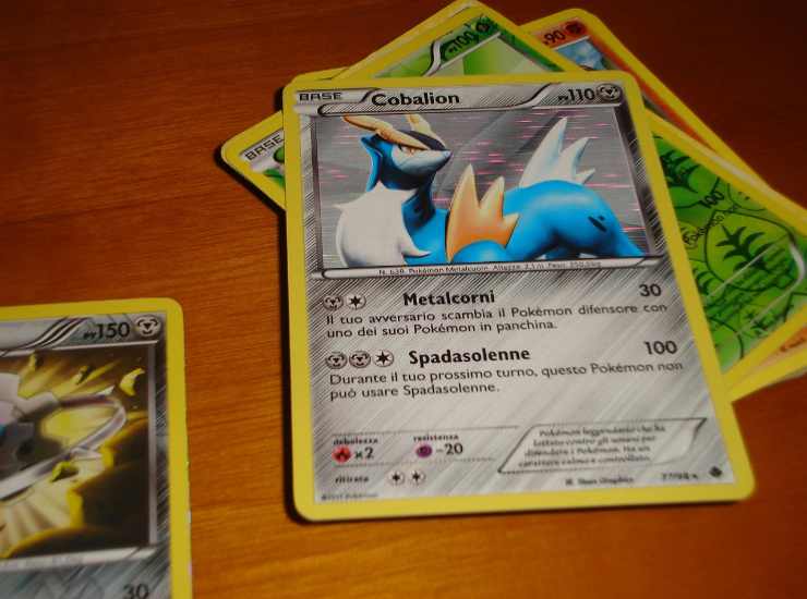 carta pokemon preziosa